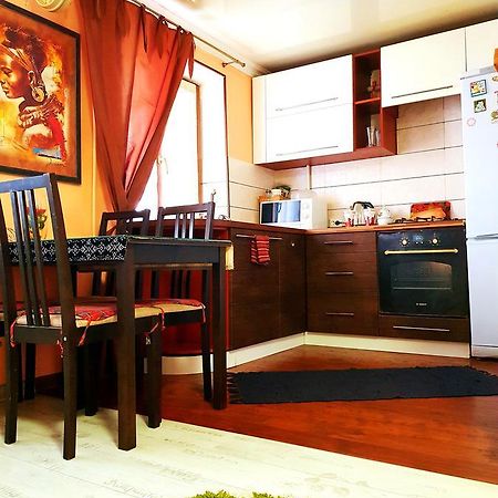 Apartment Ushakova 16 دنيبروبيتروفسك المظهر الخارجي الصورة