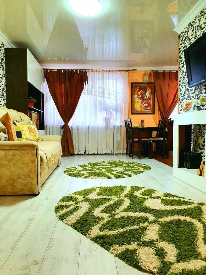 Apartment Ushakova 16 دنيبروبيتروفسك المظهر الخارجي الصورة