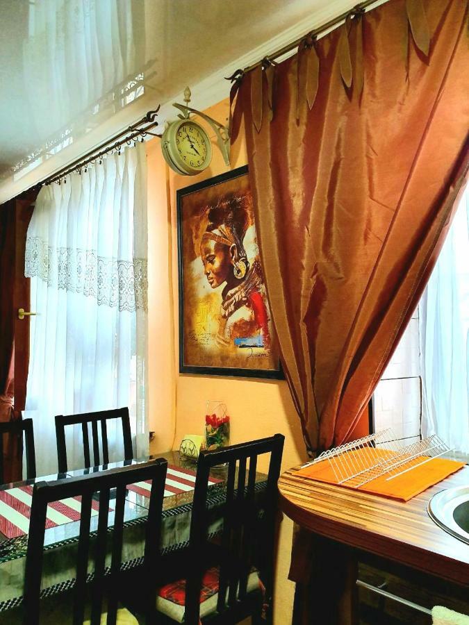 Apartment Ushakova 16 دنيبروبيتروفسك المظهر الخارجي الصورة
